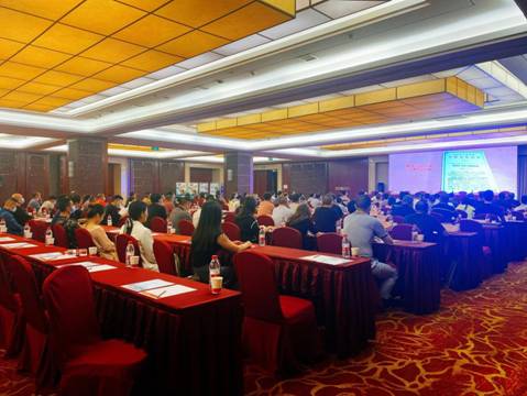 湖北省校车运营行业协会第二届一次会员大会暨湖北省校车安全管理经验交流会 湖北省校车运营行业协会第二届一次会员大会暨湖北省校车安全管理经验交流会