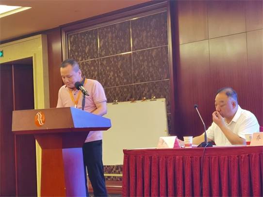 董建新当选连任湖北省校车运营行业协会会长 董建新当选连任湖北省校车运营行业协会会长