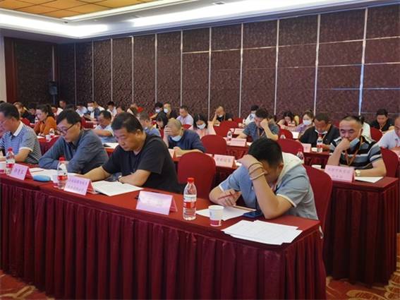 董建新当选连任湖北省校车运营行业协会会长 董建新当选连任湖北省校车运营行业协会会长