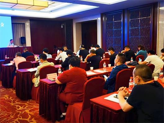 董建新当选连任湖北省校车运营行业协会会长 董建新当选连任湖北省校车运营行业协会会长